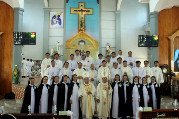 Hội Dòng nữ Đa Minh Thái Bình: Niềm Vui Tạ Ơn - 2014