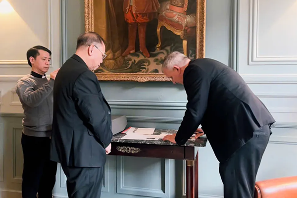 Hội Thừa sai hải ngoại Paris (MEP) trao tặng thánh tích cho Trung tâm Hành hương Toàn quốc kính Các Thánh Tử Đạo Việt Nam