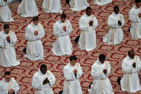 Đức Thánh Cha Lêô XIV: Ơn gọi linh mục đòi hỏi sự hiến dâng tự do và trái tim thuần khiết