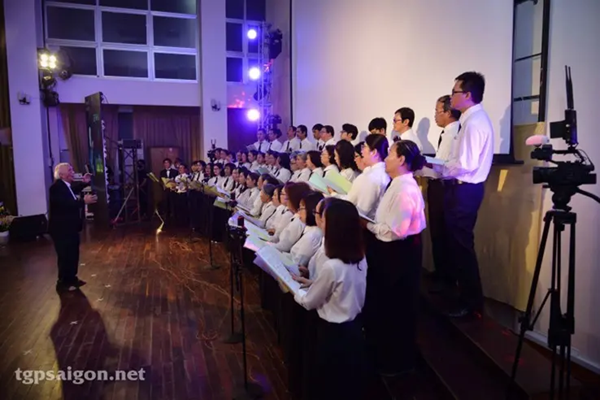 Sống đặc tính công giáo trong thánh nhạc phụng vụ