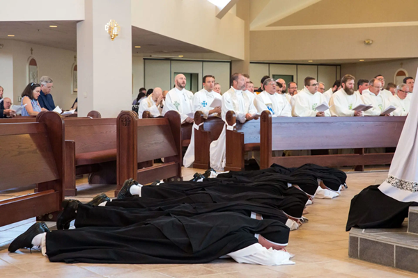 Việc dâng hiến chính mình trong các lời khấn dòng