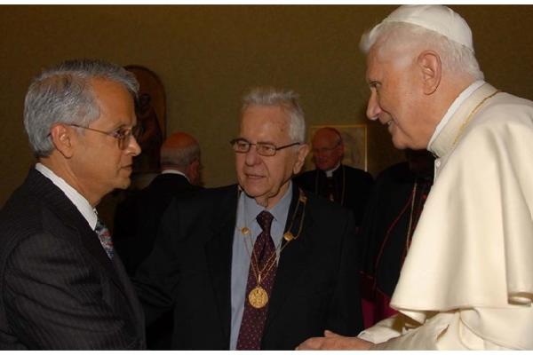 Các học giả tôn vinh di sản Đức Biển Đức XVI và cuộc chiến vì linh hồn châu Âu