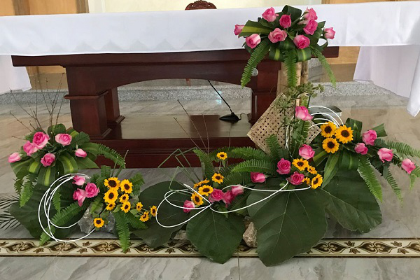 Mẫu cắm hoa Phụng vụ - số 4