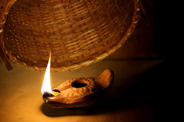 Suy niệm Tin mừng thứ Năm - Tuần 3 - Thường niên (Mc 4, 21-25)