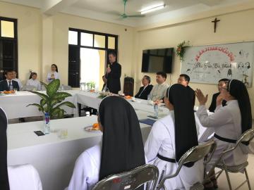 Hình ảnh phái đoàn Tòa Thánh đến thăm Chị em Hội Dòng Nữ Đa Minh Thái Bình