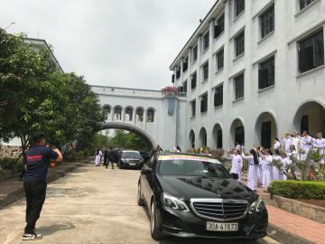 Hình ảnh phái đoàn Tòa Thánh đến thăm Chị em Hội Dòng Nữ Đa Minh Thái Bình