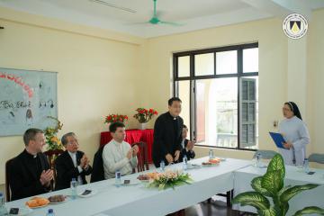 Hình ảnh phái đoàn Tòa Thánh đến thăm Chị em Hội Dòng Nữ Đa Minh Thái Bình