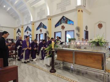 Hình ảnh 1: Các Nghi thức và Thánh lễ An táng Nữ tu Gioanna Phạm Thị Đức, OP.