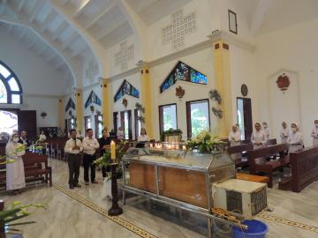 Hình ảnh 3: Các Nghi thức và Thánh lễ An táng Nữ tu Gioanna Phạm Thị Đức, OP.