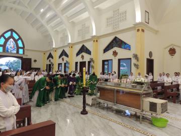 Hình ảnh 1: Các Nghi thức và Thánh lễ An táng Nữ tu Maria Bùi Thị Suy, OP.