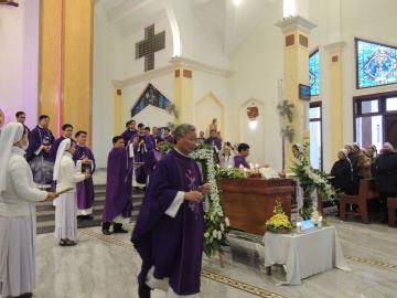 Hình ảnh 1: Các Nghi thức và Thánh lễ An táng Nữ tu Maria Bùi Thị Suy, OP.