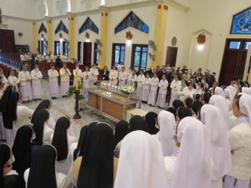 Hình ảnh 2: Các Nghi thức và Thánh lễ An táng Nữ tu Maria Bùi Thị Suy, OP.