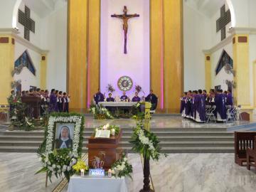 Hình ảnh 2: Các Nghi thức và Thánh lễ An táng Nữ tu Maria Bùi Thị Suy, OP.