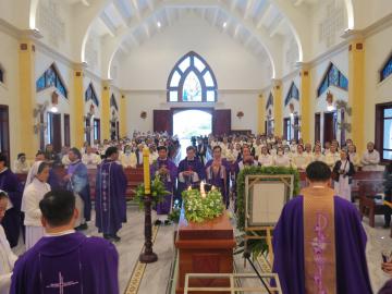 Hình ảnh 2: Các Nghi thức và Thánh lễ An táng Nữ tu Maria Bùi Thị Suy, OP.