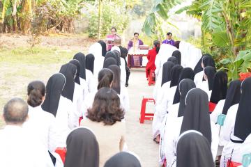 Hình ảnh: Thánh lễ cầu nguyện cho các Linh hồn tại Vườn thánh của Hội dòng