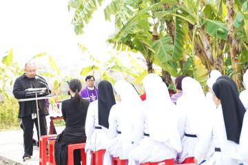 Hình ảnh: Thánh lễ cầu nguyện cho các Linh hồn tại Vườn thánh của Hội dòng