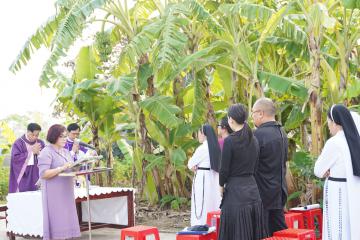 Hình ảnh: Thánh lễ cầu nguyện cho các Linh hồn tại Vườn thánh của Hội dòng
