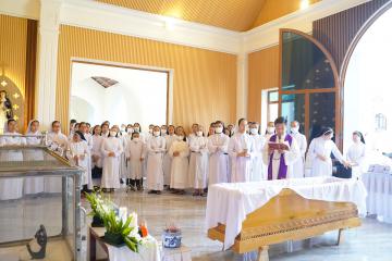 Hình ảnh: Nghi thức Khâm liệm, Thánh lễ tiễn đưa và kính viếng nữ tu Têrêxa Lê Thị Huệ, OP.