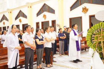 Hình ảnh: Nghi thức Khâm liệm, Thánh lễ tiễn đưa và kính viếng nữ tu Têrêxa Lê Thị Huệ, OP.