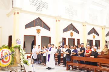 Hình ảnh: Nghi thức Khâm liệm, Thánh lễ tiễn đưa và kính viếng nữ tu Têrêxa Lê Thị Huệ, OP.