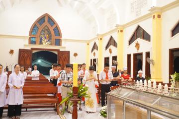 Hình ảnh: Nghi thức Khâm liệm, Thánh lễ tiễn đưa và kính viếng nữ tu Têrêxa Lê Thị Huệ, OP.