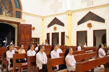 Hình ảnh: Nghi thức Khâm liệm, Thánh lễ tiễn đưa và kính viếng nữ tu Têrêxa Lê Thị Huệ, OP.