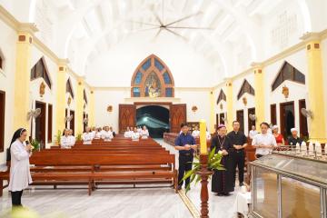 Hình ảnh: Nghi thức Khâm liệm, Thánh lễ tiễn đưa và kính viếng nữ tu Têrêxa Lê Thị Huệ, OP.
