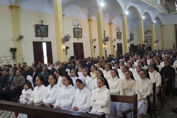 Hình ảnh: Thánh lễ Tạ ơn, Làm phép và Cắt băng Khánh Thành Nhà Sinh Hoạt Tu xá Thánh Martinô Ngọc Đồng