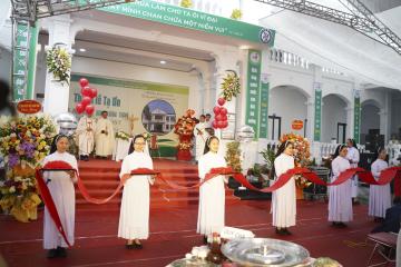 Hình ảnh: Thánh lễ Tạ ơn, Làm phép và Cắt băng Khánh Thành Nhà Sinh Hoạt Tu xá Thánh Martinô Ngọc Đồng