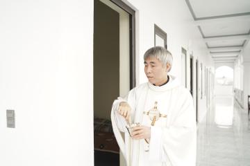 Hình ảnh: Thánh lễ Tạ ơn, Làm phép và Cắt băng Khánh Thành Nhà Sinh Hoạt Tu xá Thánh Martinô Ngọc Đồng