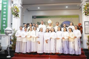 Hình ảnh: Thánh lễ Tạ ơn, Làm phép và Cắt băng Khánh Thành Nhà Sinh Hoạt Tu xá Thánh Martinô Ngọc Đồng