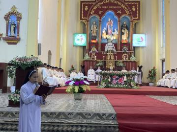 Hình ảnh: Thánh lễ Tạ ơn, Làm phép và Cắt băng Khánh Thành Nhà Sinh Hoạt Tu xá Thánh Martinô Ngọc Đồng