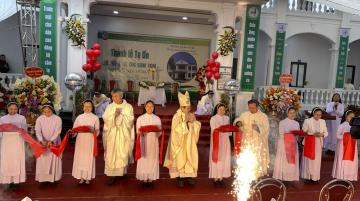 Hình ảnh: Thánh lễ Tạ ơn, Làm phép và Cắt băng Khánh Thành Nhà Sinh Hoạt Tu xá Thánh Martinô Ngọc Đồng