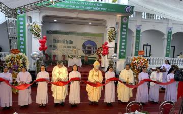 Hình ảnh: Thánh lễ Tạ ơn, Làm phép và Cắt băng Khánh Thành Nhà Sinh Hoạt Tu xá Thánh Martinô Ngọc Đồng