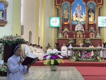 Hình ảnh: Thánh lễ Tạ ơn, Làm phép và Cắt băng Khánh Thành Nhà Sinh Hoạt Tu xá Thánh Martinô Ngọc Đồng