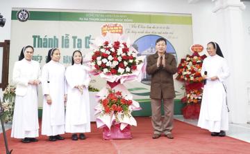 Hình ảnh: Đón tiếp và Hoan ca mừng Khánh Thành Nhà Sinh Hoạt Tu xá Thánh Martinô Ngọc Đồng