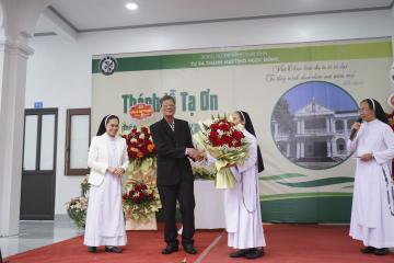 Hình ảnh: Đón tiếp và Hoan ca mừng Khánh Thành Nhà Sinh Hoạt Tu xá Thánh Martinô Ngọc Đồng