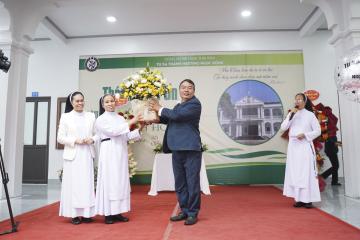 Hình ảnh: Đón tiếp và Hoan ca mừng Khánh Thành Nhà Sinh Hoạt Tu xá Thánh Martinô Ngọc Đồng