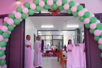 Hình ảnh: Làm phép và Cắt băng Khánh Thành Cộng đoàn Thánh Piô V Mỹ Hội