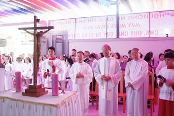 Hình ảnh: Làm phép và Cắt băng Khánh Thành Cộng đoàn Thánh Piô V Mỹ Hội