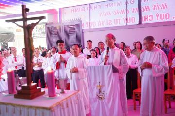 Hình ảnh: Làm phép và Cắt băng Khánh Thành Cộng đoàn Thánh Piô V Mỹ Hội