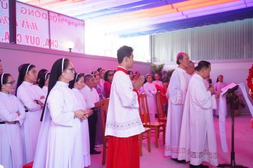 Hình ảnh: Làm phép và Cắt băng Khánh Thành Cộng đoàn Thánh Piô V Mỹ Hội