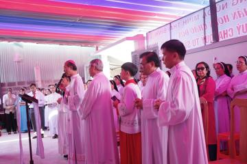 Hình ảnh: Làm phép và Cắt băng Khánh Thành Cộng đoàn Thánh Piô V Mỹ Hội