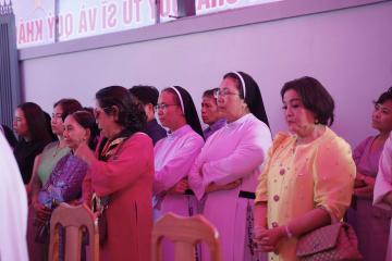 Hình ảnh: Làm phép và Cắt băng Khánh Thành Cộng đoàn Thánh Piô V Mỹ Hội