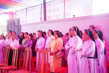 Hình ảnh: Làm phép và Cắt băng Khánh Thành Cộng đoàn Thánh Piô V Mỹ Hội