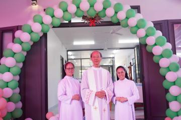 Hình ảnh: Làm phép và Cắt băng Khánh Thành Cộng đoàn Thánh Piô V Mỹ Hội