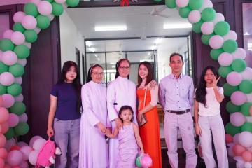 Hình ảnh: Làm phép và Cắt băng Khánh Thành Cộng đoàn Thánh Piô V Mỹ Hội