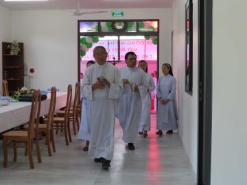 Hình ảnh: Làm phép và Cắt băng Khánh Thành Cộng đoàn Thánh Piô V Mỹ Hội