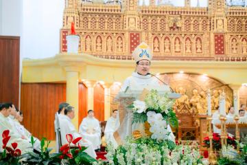 Hình ảnh: Thánh lễ Tạ ơn, cắt băng khánh thành và làm phép Ngôi Nhà mới Tu xá Thánh Giuse Thái Bình