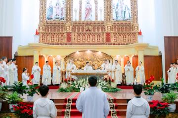 Hình ảnh: Thánh lễ Tạ ơn, cắt băng khánh thành và làm phép Ngôi Nhà mới Tu xá Thánh Giuse Thái Bình